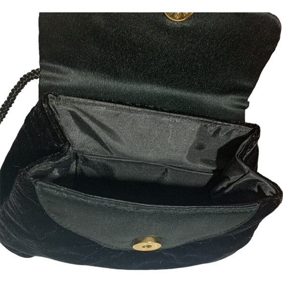 Gorgeous Black Elegant Crossbody with Pearl Decorations - Picture 6 of 7